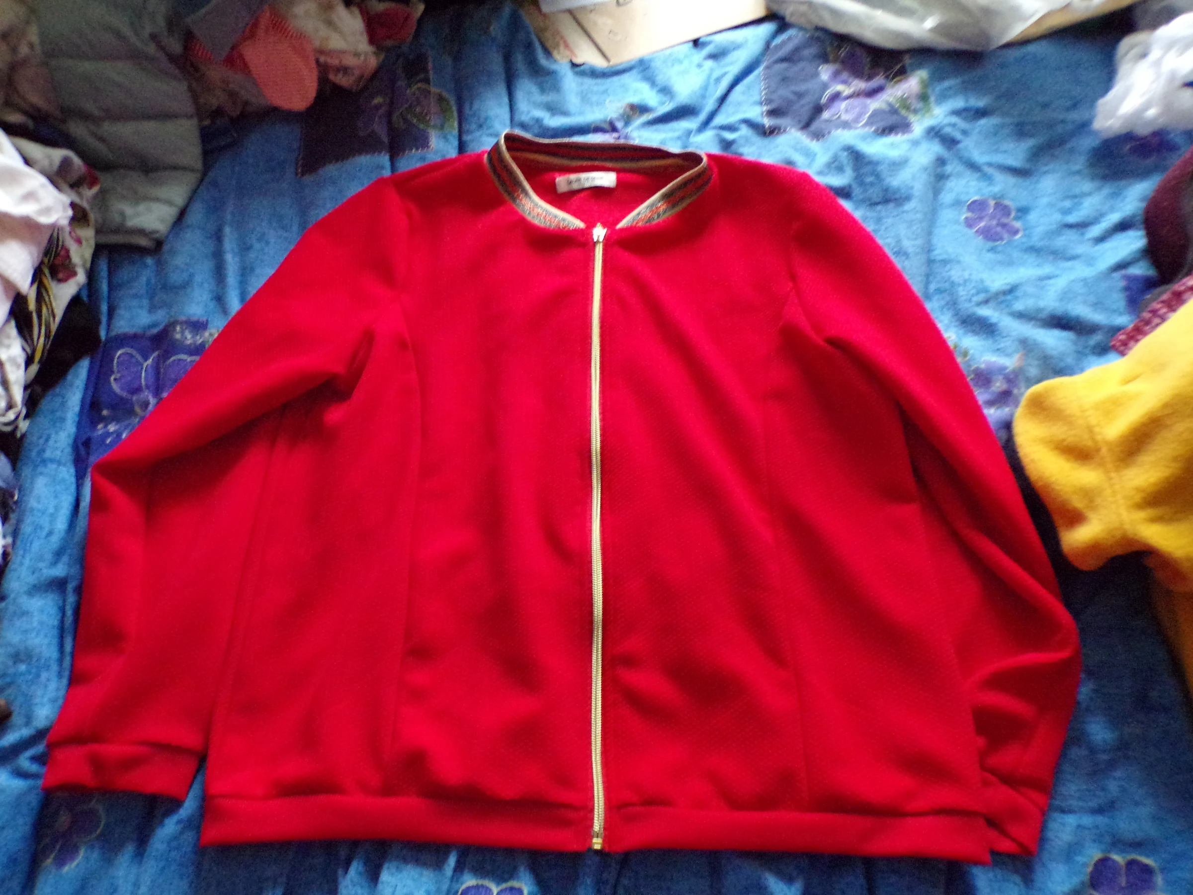 Veste rouge neuve